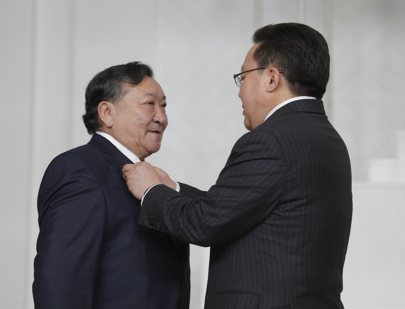 Ерөнхийлөгчөөс төрийн дээд цол, одон, медалиа авсан алдартнууд